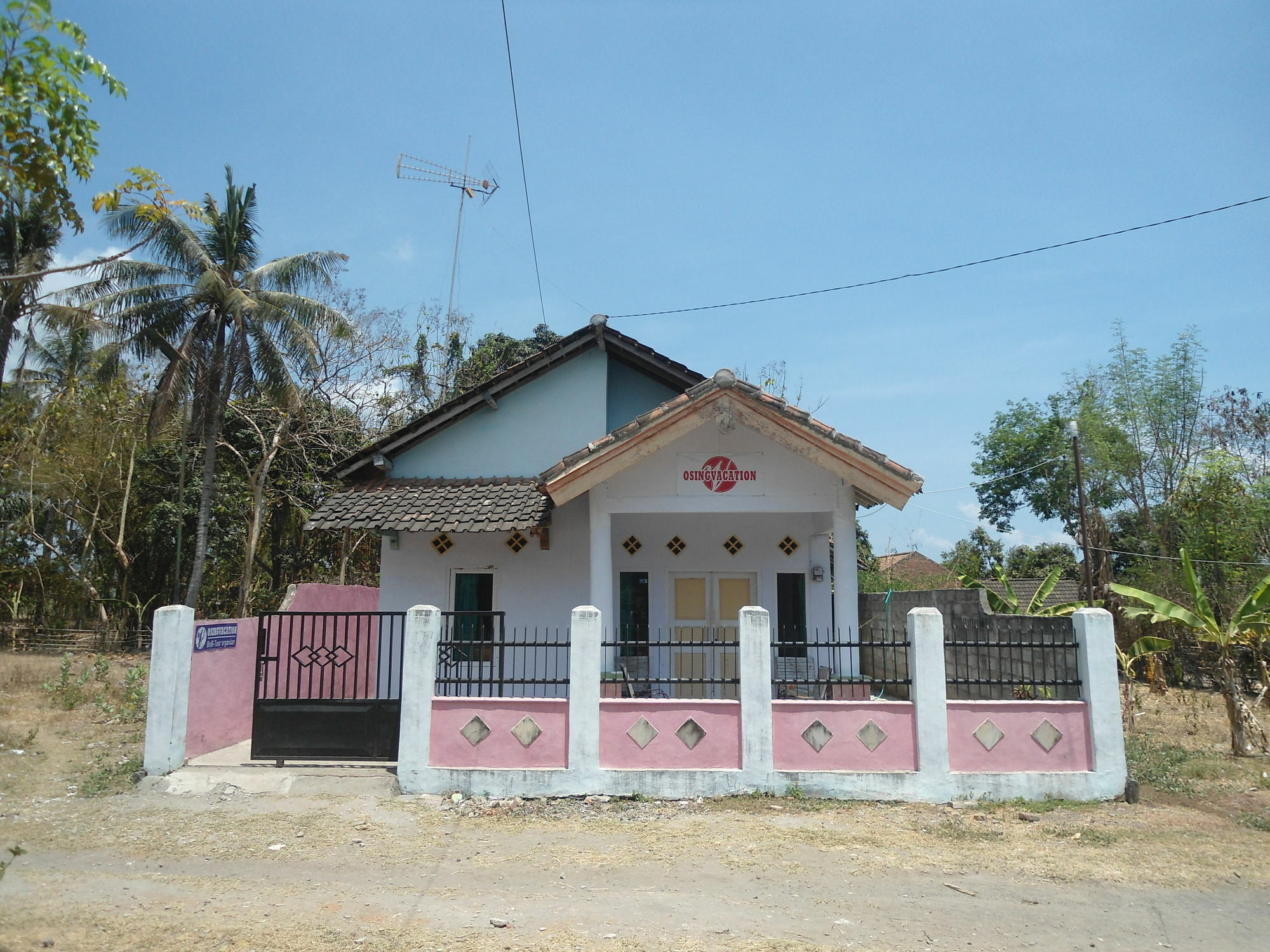 Bed and Breakfast Osingvacation Tamansuruh Exterior foto