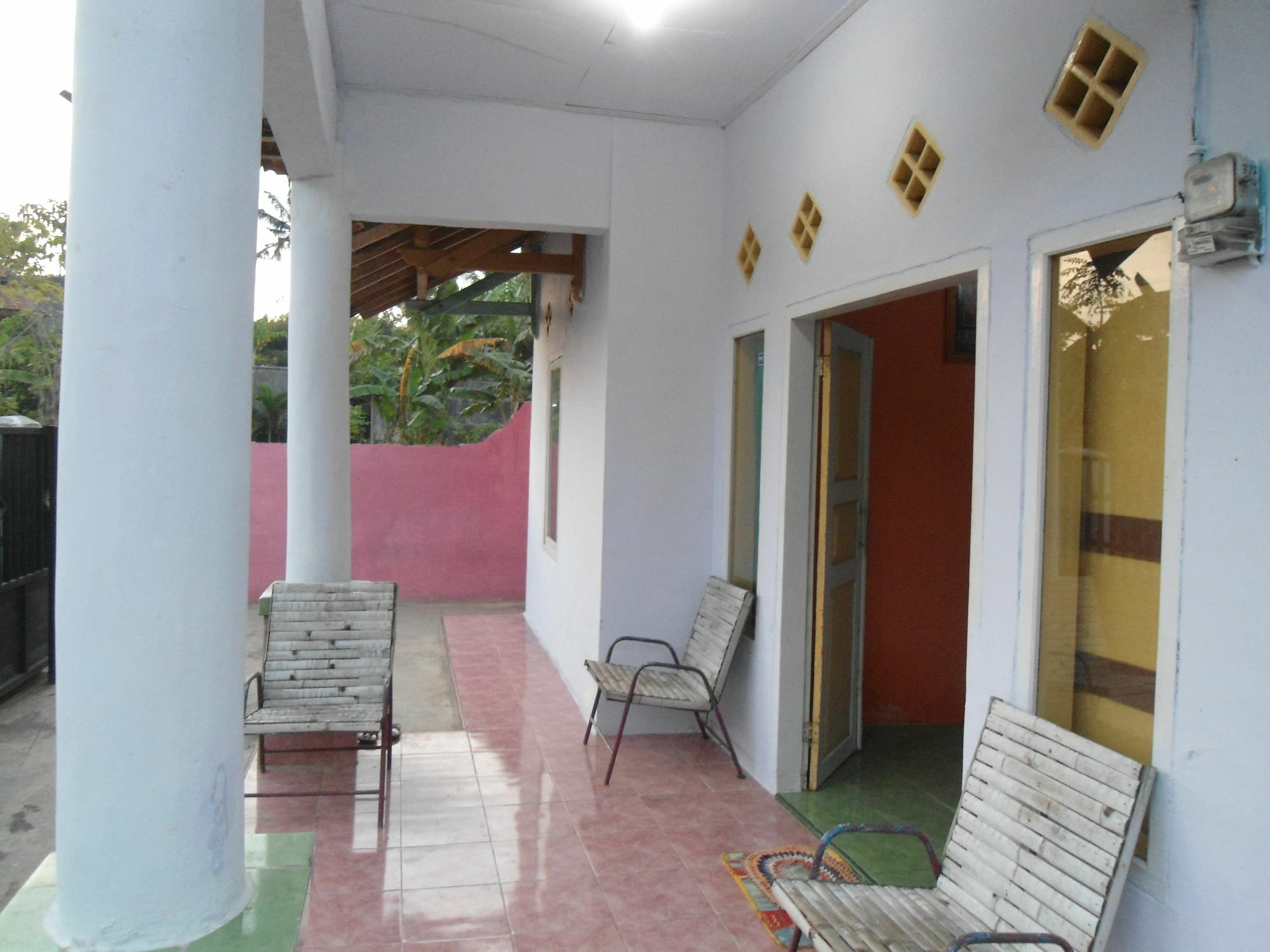 Bed and Breakfast Osingvacation Tamansuruh Exterior foto