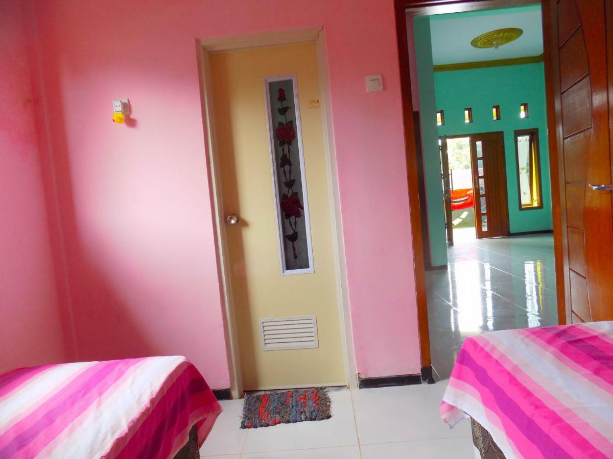 Bed and Breakfast Osingvacation Tamansuruh Exterior foto