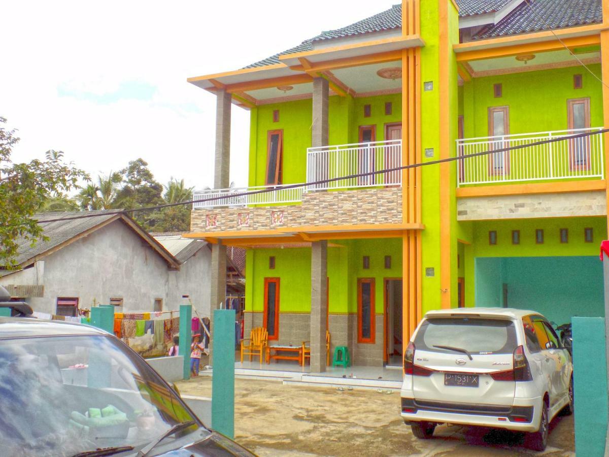 Bed and Breakfast Osingvacation Tamansuruh Exterior foto