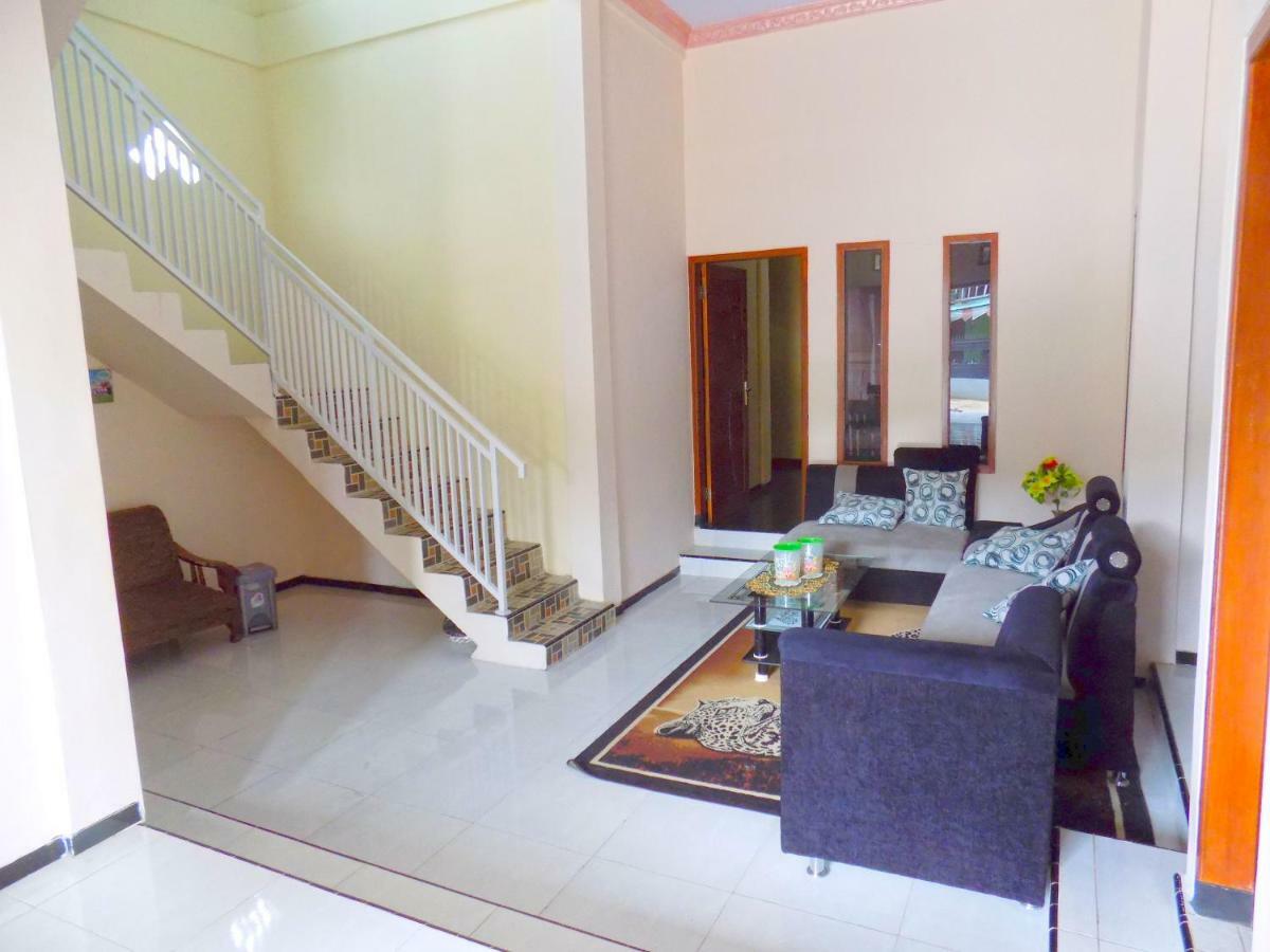 Bed and Breakfast Osingvacation Tamansuruh Exterior foto