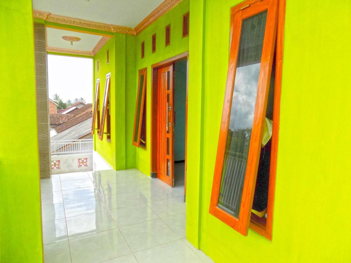 Bed and Breakfast Osingvacation Tamansuruh Exterior foto