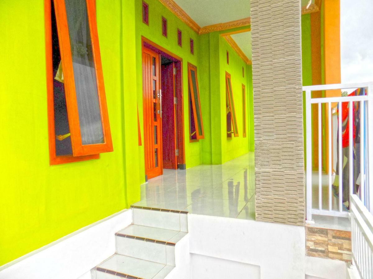 Bed and Breakfast Osingvacation Tamansuruh Exterior foto